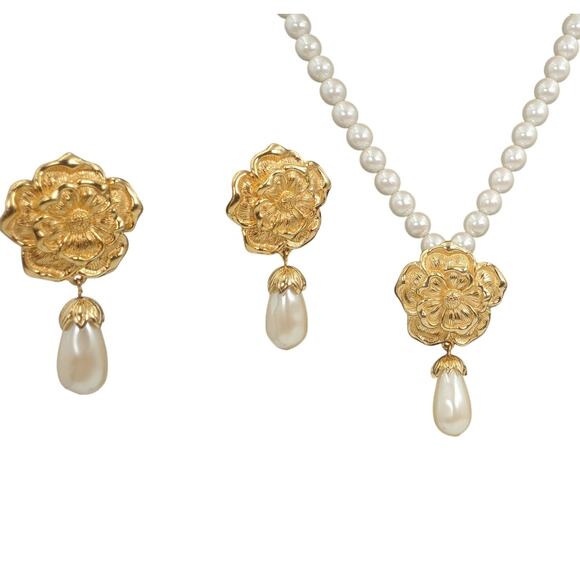 Vintage Avon Summerset Collection Faux Pearl Floral Necklace & Earrings Set 1994 - Picture 2 of 13